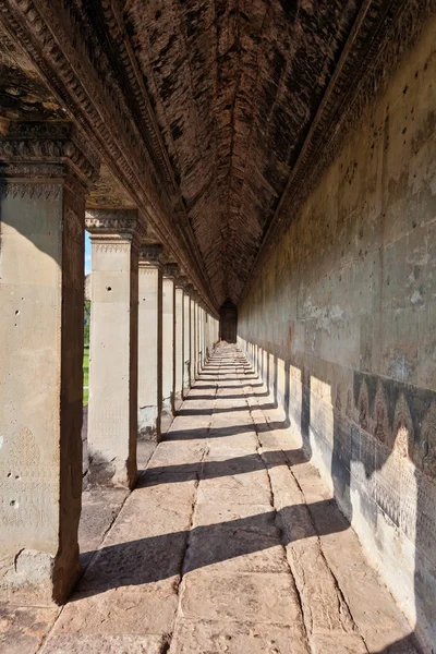 Corridoio antico ad Angkor Wat — Foto Stock