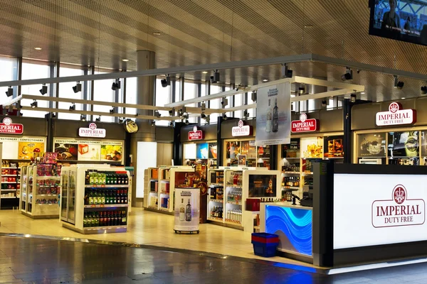 세레 공항의 면세점 — 스톡 사진