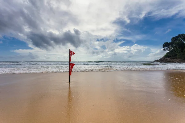 Rote Warnflagge Strand Phuket Thailand — Stockfoto