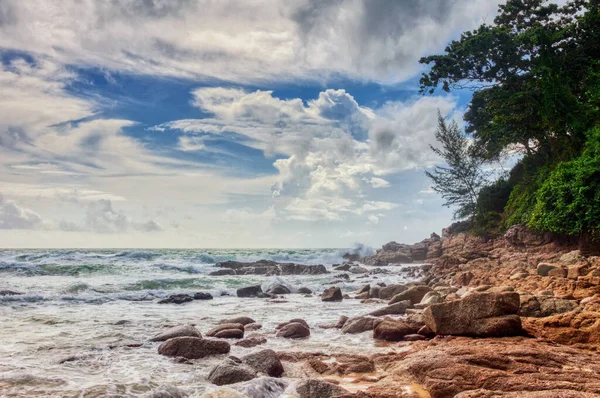 Playa Tropical Bajo Cielo Sombrío Tailandia —  Fotos de Stock