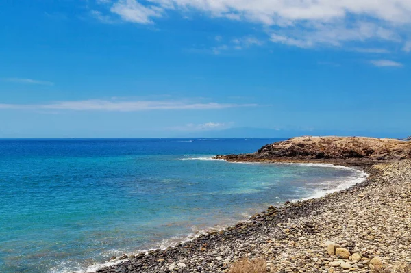 Kameny Pláž Pod Modrou Oblohou Ostrov Tenerife Španělsko — Stock fotografie