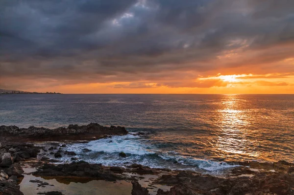 Spiaggia Pietre Vulcaniche Tramonto Tenerife Isole Canarie Spagna — Foto Stock