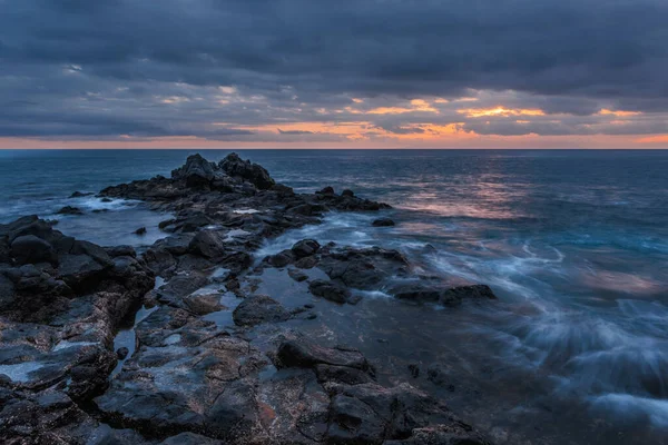 Spiaggia Pietre Vulcaniche Tramonto Tenerife Isole Canarie Spagna — Foto Stock