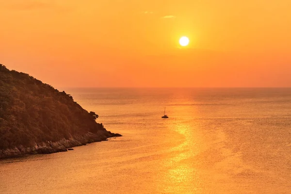 Vue Panoramique Sur Mer Coucher Soleil Avec Bateau Contexte Naturel — Photo