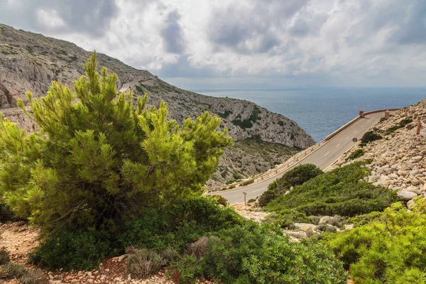 Krajina Skalnatého Pobřeží Před Bouří Ponuré Dramatické Nebe Mys Formentor — Stock fotografie