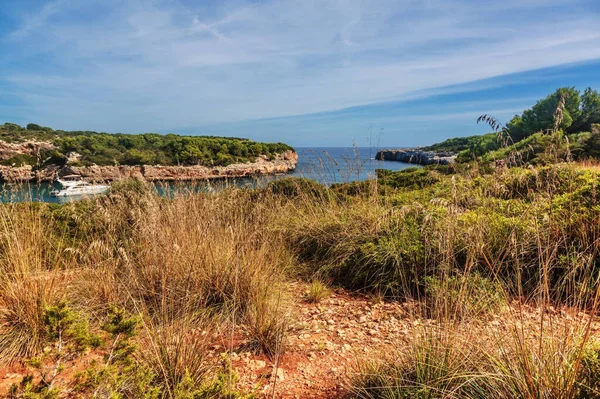 Kayalar Ile Gökyüzünün Altında Denize Manzara Mallorca Adası Spanya Akdeniz — Stok fotoğraf