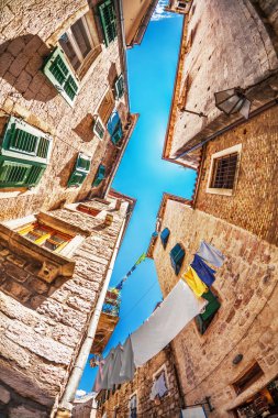 gökyüzü arka plan üzerinde balık-göz görüş-eski şehir