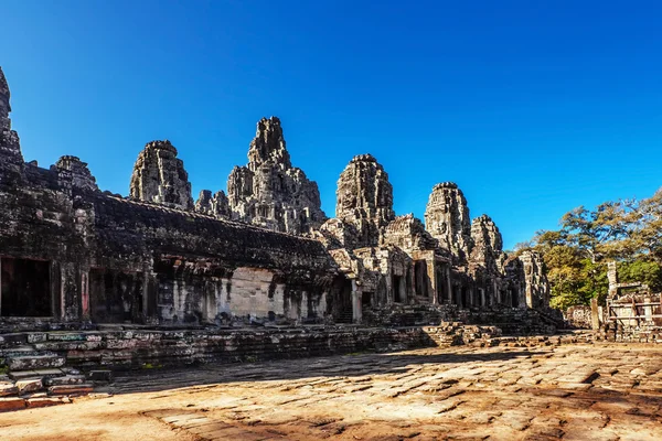 Tempio Bayon nel complesso di Angkor Wat — Foto Stock