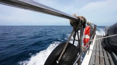 Hareketli tekne tropikal deniz