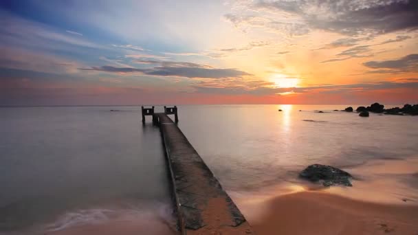 Solnedgång över havet — Stockvideo