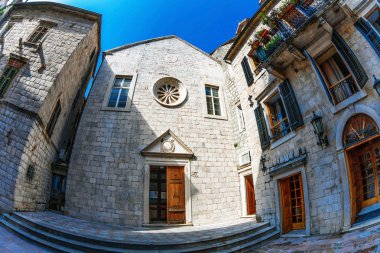 gökyüzü arka plan üzerinde balık-göz görüş-eski şehir