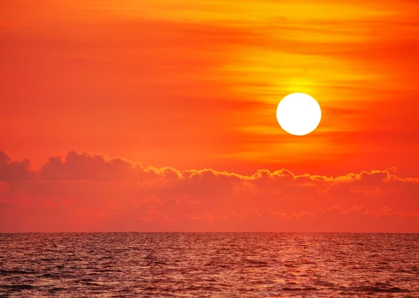 Havet i solnedgången — Stockfoto