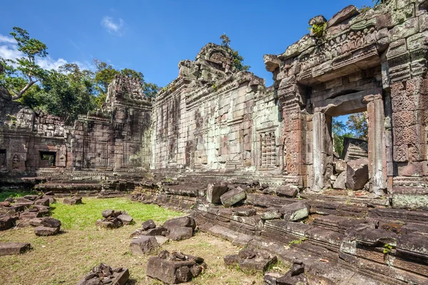 Templo de khmer budista antigo no complexo de Angkor Wat — Fotografia de Stock