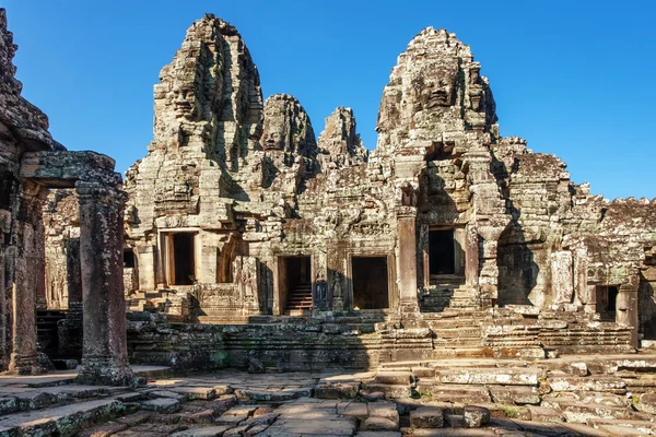 Tempio Bayon nel complesso di Angkor Wat — Foto Stock