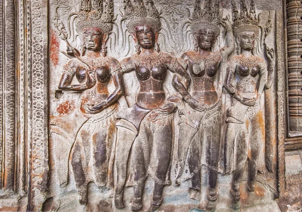 Апсара на стене Ангкор-Вата — стоковое фото