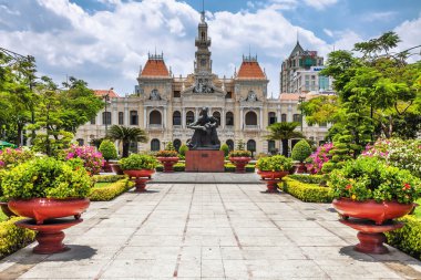 Ho Chi Minh için anıt