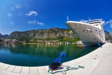 cruise gemi içinde por