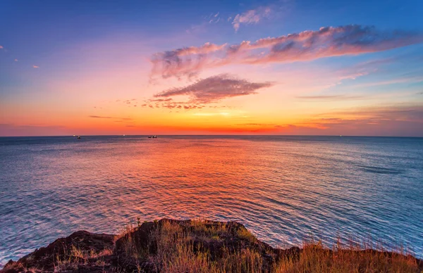 Mare tropicale al tramonto . — Foto Stock