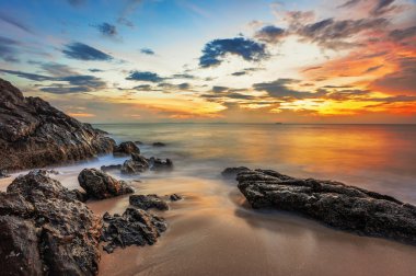 kasvetli tropikal günbatımı