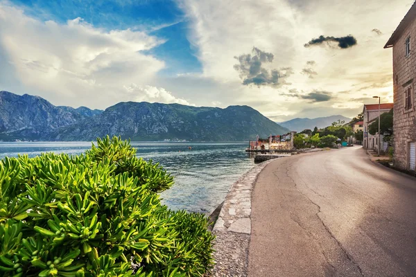 Buio tramonto sul mare — Foto Stock