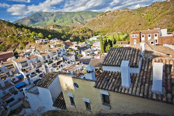 Ciudad en el valle —  Fotos de Stock