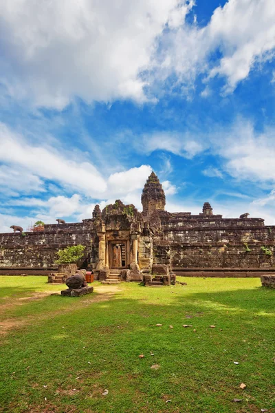 Antik khmer Budist tapınağı angkor wat kompleksi içinde
