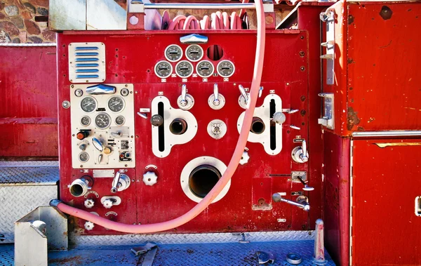 Fragmento de camión de bomberos viejo — Foto de Stock