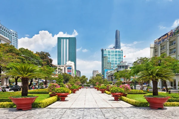 View from public park on Bitexco Financial Tower — Stock Photo, Image