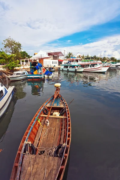 Fischerboote im Hafen — Stockfoto