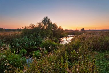 alandaki küçük nehir