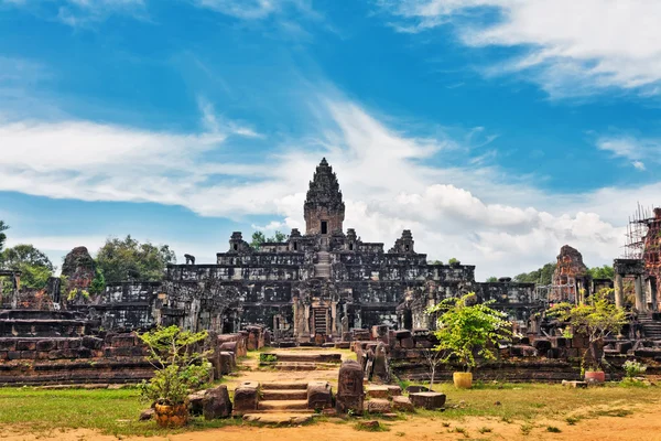 Antik khmer Budist tapınağı angkor wat kompleksi içinde