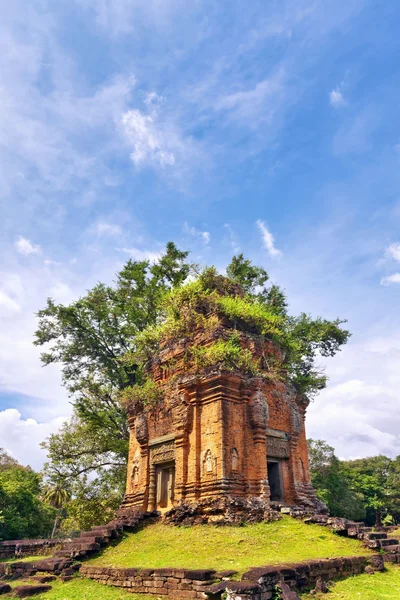 Antico tempio buddista khmer nel complesso di Angkor Wat — Foto Stock