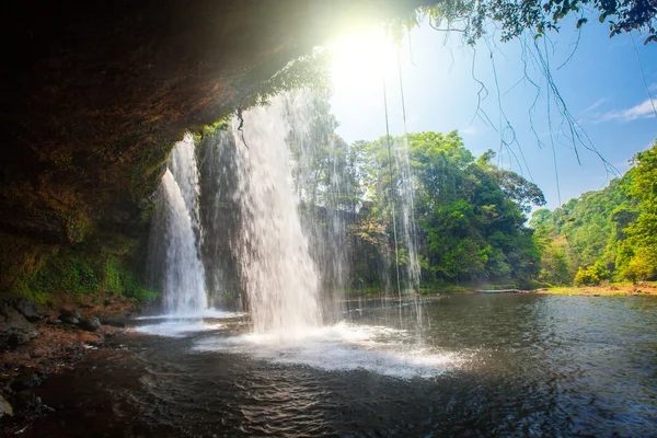 Tat Cham Pee Waterfall — Stock Photo, Image