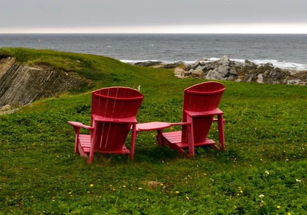 Pair of chairs at Trout River Pond — Stock Photo, Image