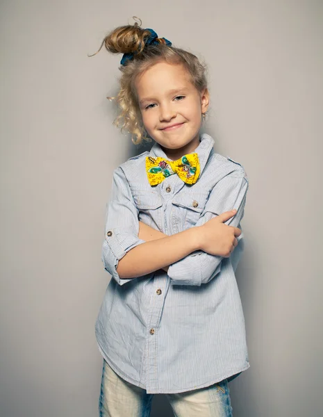 Fashion lyckligt barn — Stockfoto