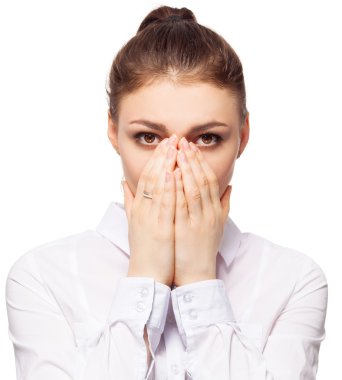 Beyaz üzerine üzgün kadın