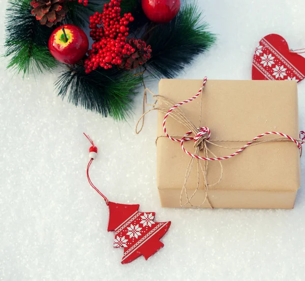 Gift on snow — Stock Photo, Image