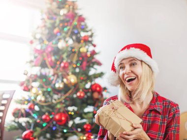 Kadın ellerine hediye.