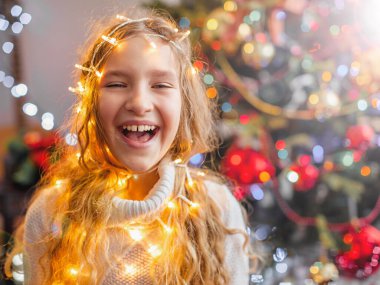 Çocuk süsleme noel ağacı