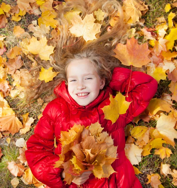 Chica Otoño Niño Con Hoja Parque — Foto de Stock