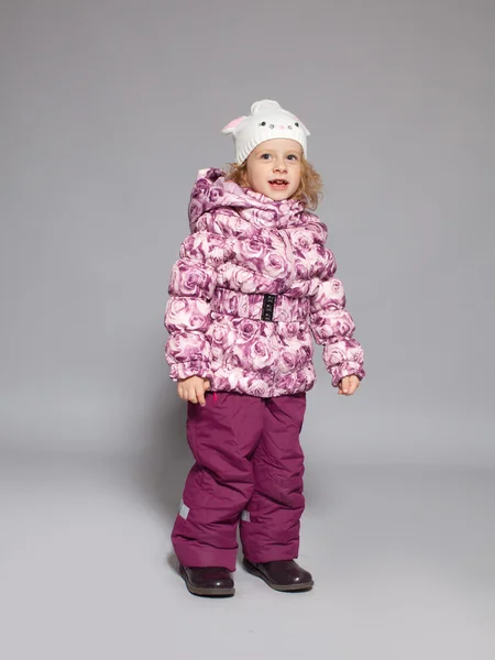 Criança em roupas de inverno — Fotografia de Stock