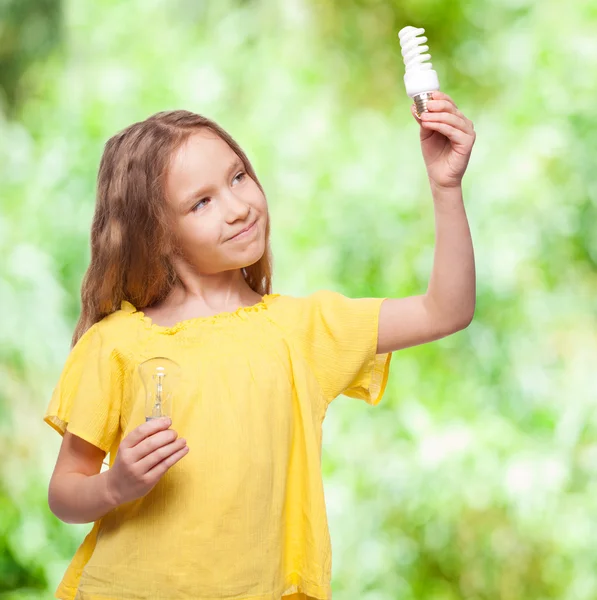 Bambino con lampadine — Foto Stock