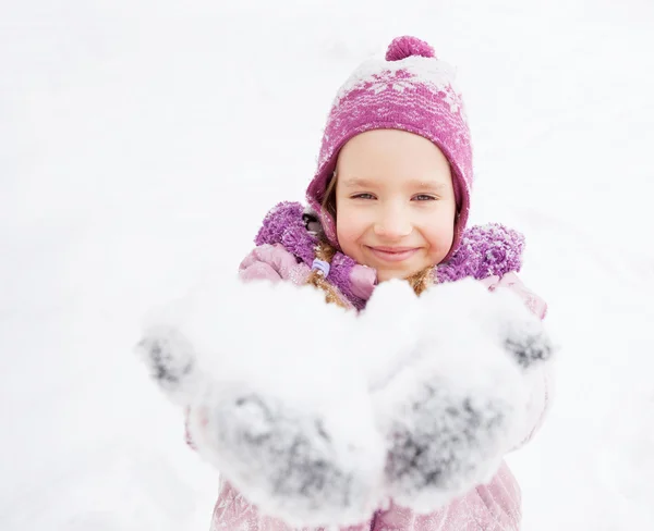 Criança no inverno — Fotografia de Stock