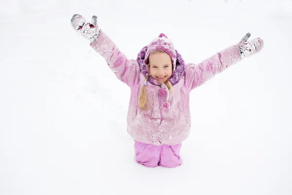 Criança no inverno — Fotografia de Stock