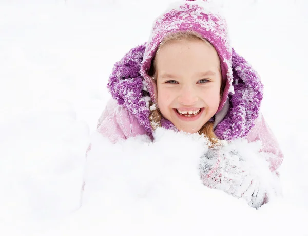 Criança no inverno — Fotografia de Stock