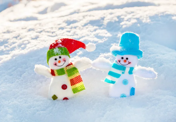 Schneemann auf Schnee — Stockfoto