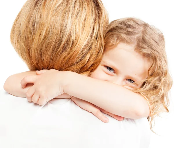 Niño abrazando madre —  Fotos de Stock