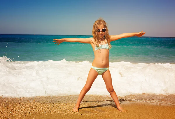 Barn på stranden — Stockfoto