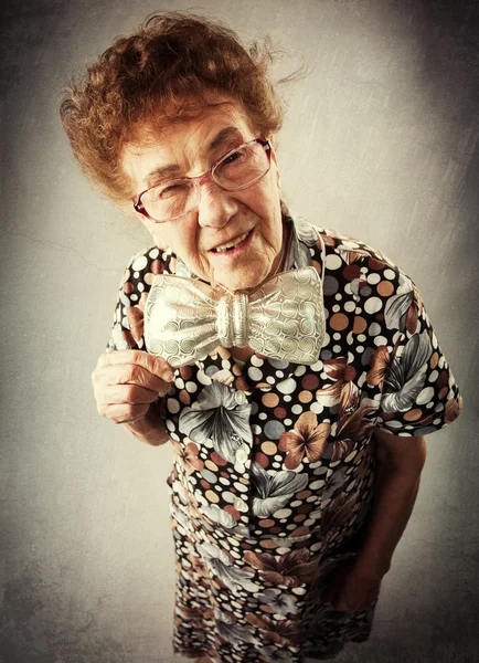 Весело стара жінка — стокове фото