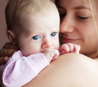 Bebek ile anne